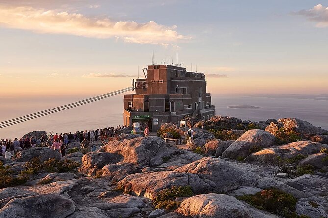 Robben Island and Table Mountain Pre Booked Tickets - Bo-Kaap in 30 minutes: color, mosques, and the Noon Gun