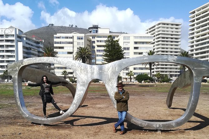 Robben Island, Bokaap, Mandela Glasses. tickets conf 8am next day - Who should book this tour, and who might prefer something else