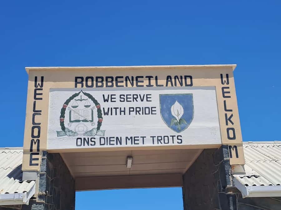 Robben island,Cape of good hope ,Penguin, Muizenberg,Bokaap - Boulders Beach penguins, close viewing with an extra entry fee
