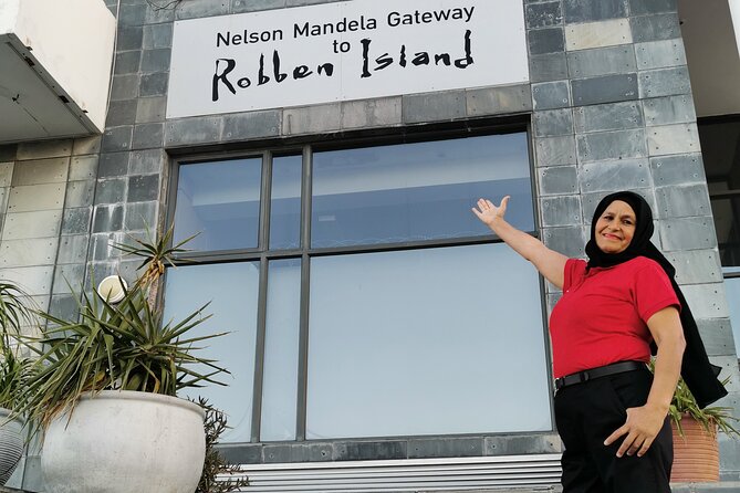Robben Island & City stops.We confirm tickets by 8h00 am next day - Ferry day timing, weather limits, and why the schedule can shift
