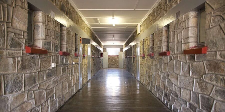 ROBBEN ISLAND MUSEUM TOUR, WITH OPTIONAL LAST MINUTE TICKETS - Why the communal cell stop matters more than you expect
