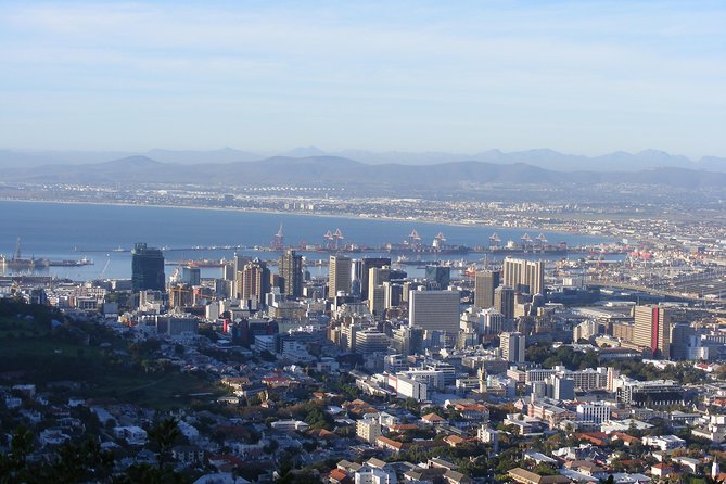 Signal Hill Romantic Sunset Tour in Cape Town - Refreshments included: why snacks and bubbly change the whole vibe