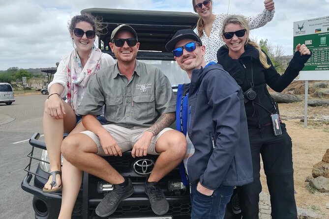 Small-Group Full-Day Safari Tour in Kruger National Park - Included comforts at dawn: coffee, water, blankets, and ponchos