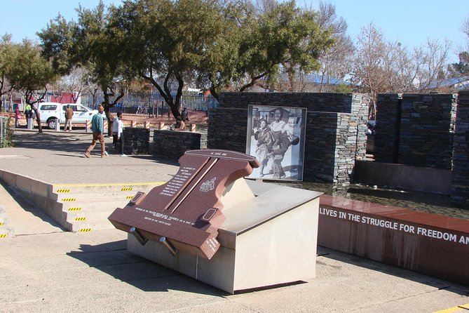 Soweto and Johannesburg & Apartheid Museum - KwaZulu Muti and the value of seeing living traditions, not just memorials