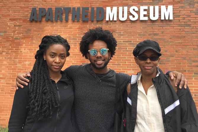 Soweto, Apartheid Museum & Constitution Hill Day Tour - Apartheid Museum: included entry, self-reading time, and how to pace it