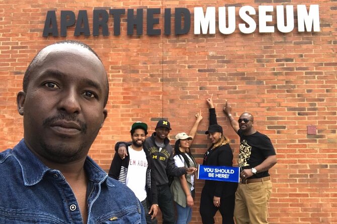 Soweto, Apartheid Museum & Constitution Hill Day Tour - Mandela House: what you see, and what costs extra