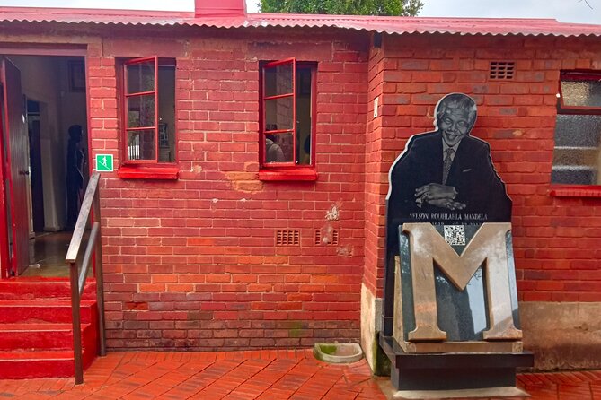 Soweto guided tour(Half day) - Winnie Mandela House and Tutu House: connecting names to places