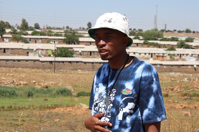 Soweto Half Day Tour - Vilakazi Street for shopping and real street time