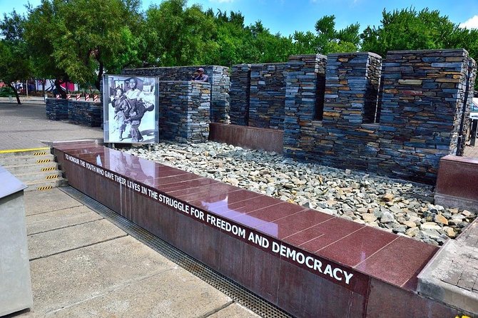 Soweto Lunch & Apartheid Museum Full Day Tour - A full-day Soweto route that saves you from timing chaos