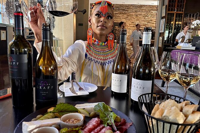 Stellenbosch & Franschhoek 20 Wine Tasting + Lunch Shared Tour - Stellenbosch and Franschhoek, with wine tastings that come with breathing room