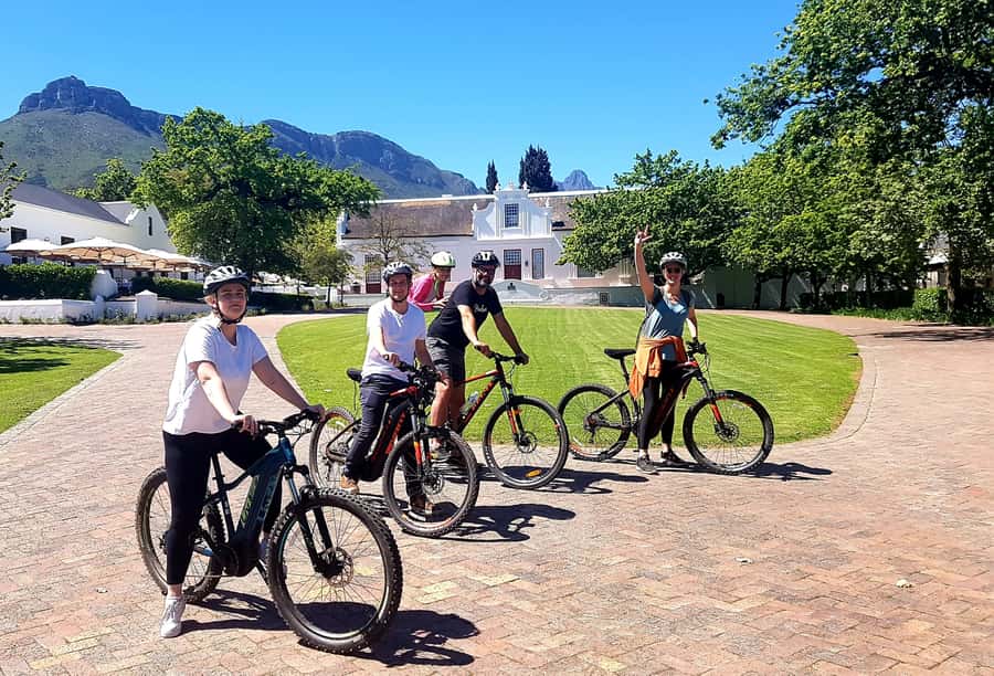 Stellenbosch: Historical Bike Tour & Wine Tasting - Starting at Ou Landbousaal: bikes ready, you ready