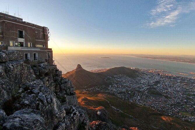 Table Mountain Boulder's Beach and Cape Point Tour - Chapmans Peak Drive: 114 curves, and it earns the hype