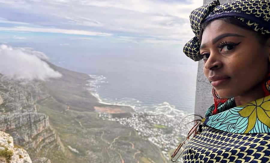 Table Mountain, Boulder's Penguins & Cape Point Private Tour - Simon’s Town lunch window and the Just Nuisance monument