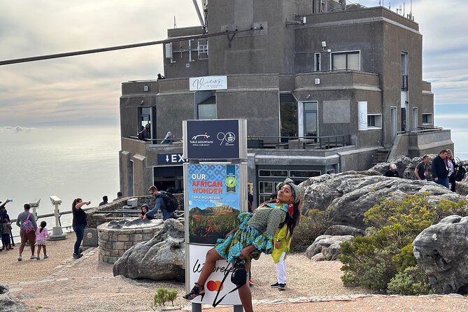 Table Mountain, Boulder's Penguins & Cape Point Private Tour from Cape Town - Chapman’s Peak Drive viewpoint: a photo stop that feels like a reward