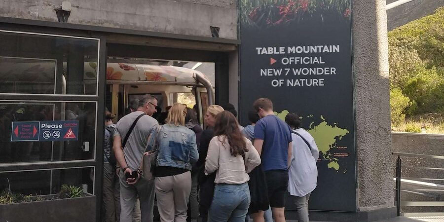 TABLE MOUNTAIN CABLE CAR EXPERIENCE WITH RESERVED TICKETS - Who should book this Table Mountain cable car experience