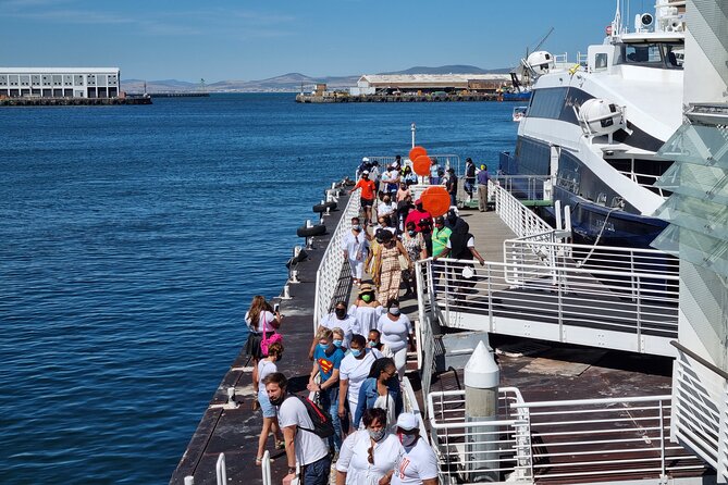 Table Mountain Cable car skip a line. - Who should book this tour, and who should think twice