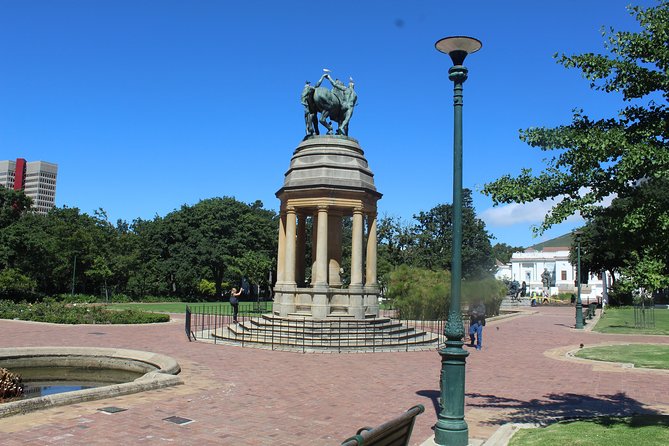 Table Mountain Cape Town City Tour Kirstenbosch Gardens +Tickets - Company Gardens: birds, statues, and the oldest garden feel