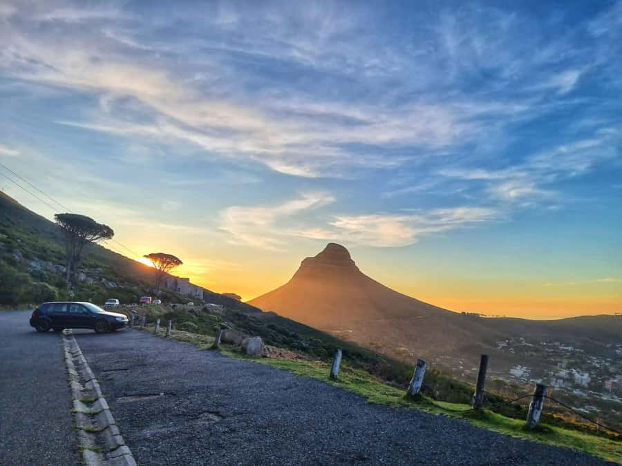 Table Mountain Group Hike - Solo Travelers welcome - Summit moments at the Upper Cable Car Station