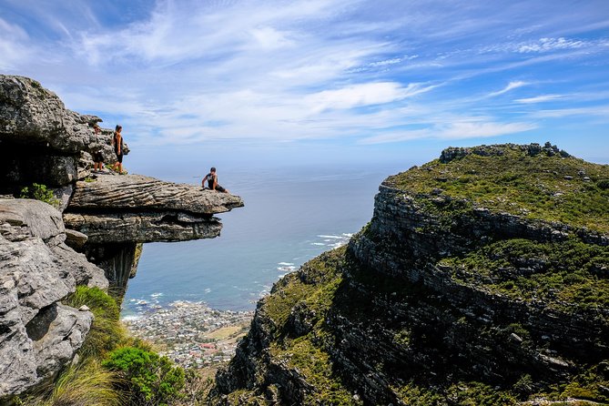 Table Mountain Summit Hike via Kasteelspoort - Back Table and the cantilevered board-shaped rock outcrop stop