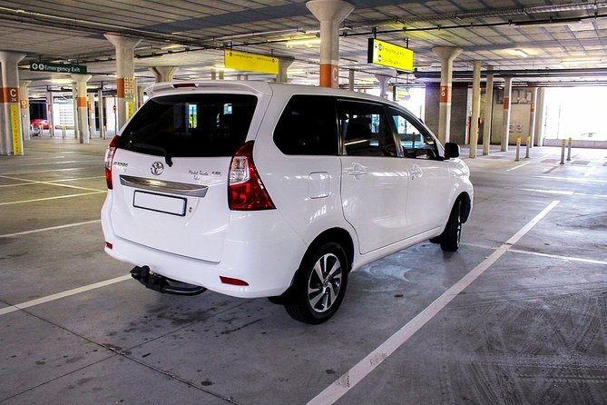 Transfer from Cape Town City Center to Cape Town Airport - Door-to-Door Airport Service, Without the Taxi Stress